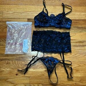 Brand new w/ tag sexy lingerie garter belt set with bra and thong , size S